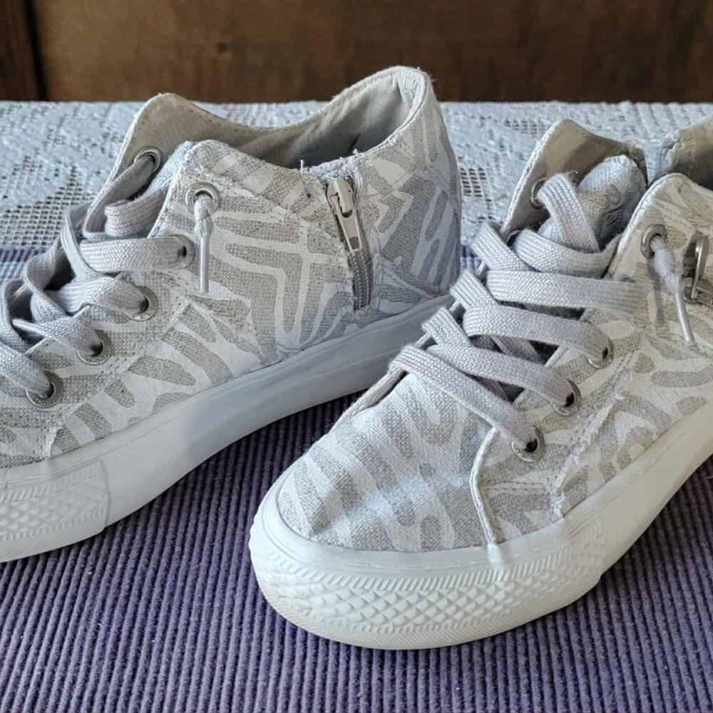 Cute Blowfish light khaki colored  "zebra" print platform sneakers size 9.